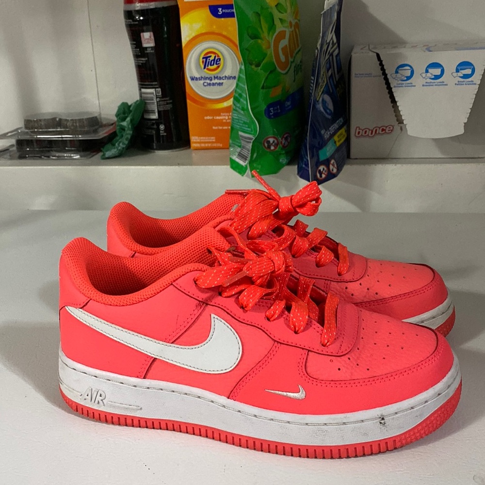 only worn a few times size 5.5y cute girls shoes